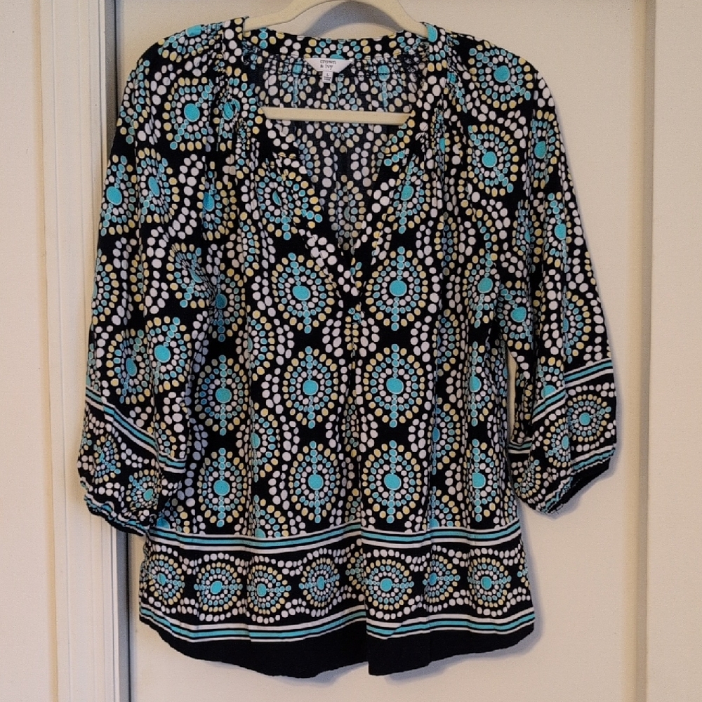 Crown & Ivy Large V-neck 3/4 sleeves Navy, Light Blue, White  Patterned Blouse